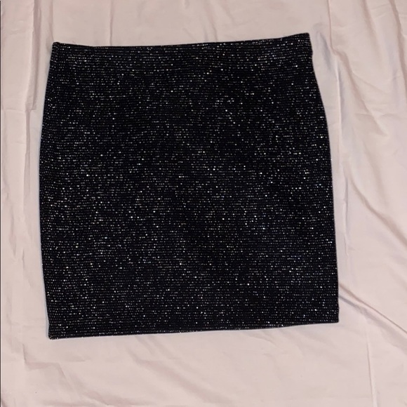 Forever 21 Dresses & Skirts - Sparkly Black Mini Skirt